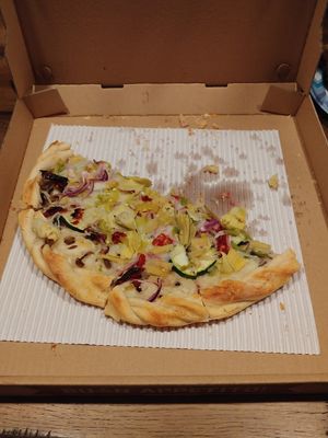 Vegan California Cuisine with Olive oil, we find the olive oil helps the daiya cheese melt at Lake Tahoe Pizza Company in South Lake Tahoe