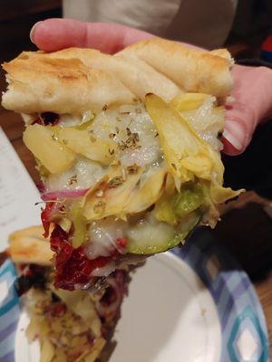 Vegan California Cuisine with Olive oil, garlic and oregano, yum 😋 at Lake Tahoe Pizza Company in South Lake Tahoe