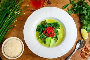 vegan green curry at Kapunka - Cardinet in Paris