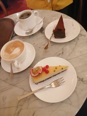 Vegan cakes and coffee at Hollandia in Malmo