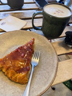 Vegan carrot cakee  at de moniö in Mallorca