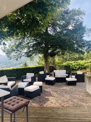 Terrasse and garden  at Sairaz Indian Fusion in Brunnen