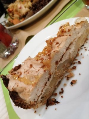 Tarta de pera y crema de almendras at Macrobiotic Zen in Barcelona