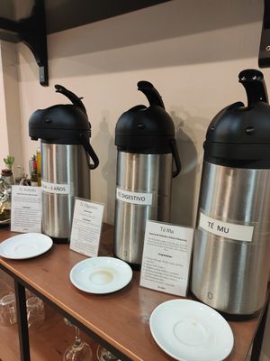 Tes a refill ilimitado at Macrobiotic Zen in Barcelona