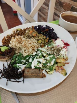 Mix de quinoa con curry y arroz at Macrobiotic Zen in Barcelona