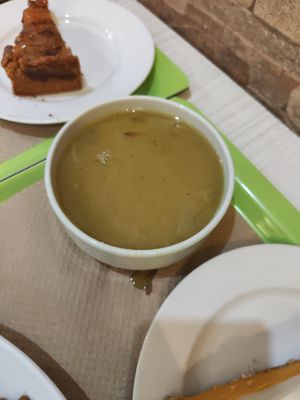 Primer plato: sopa de calabaza at Macrobiotic Zen in Barcelona
