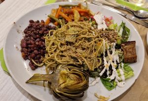 Plat principal amb espaguetis de kamut at Macrobiotic Zen in Barcelona