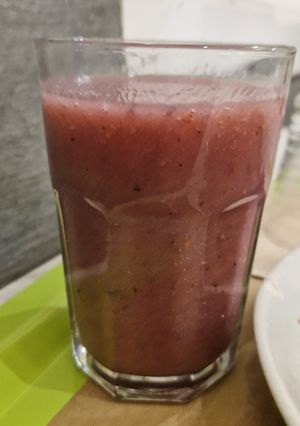 Smoothie de fruita vermella at Macrobiotic Zen in Barcelona