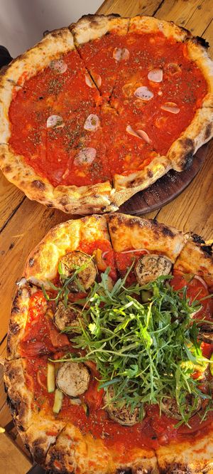 Pizza marinara and pizza vegan at Antica Osteria Pisac - Tratoria Pizzeria in Pisac