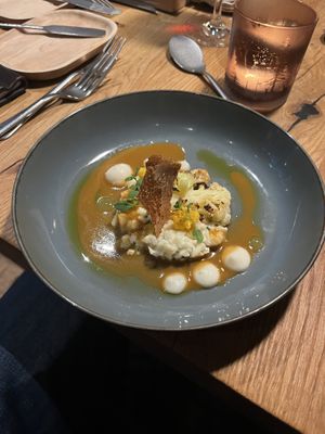 Blumenkohl
Miso-Vinaigrette | Zitrone | Majoran | Mandel  at Werdenfelserei in Garmisch-partenkirchen