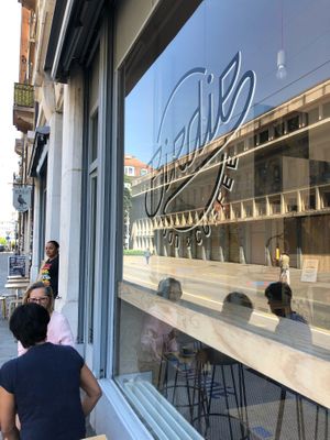 A few tables outside at Birdie in Geneva