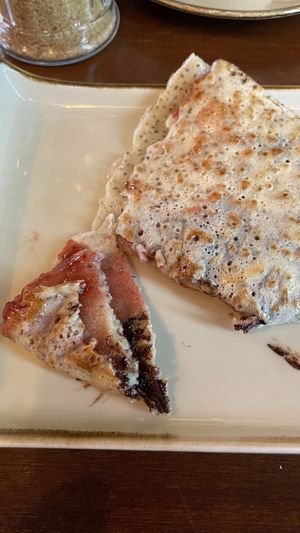 Veganer Crêpe mit Zartbitter Schoki & Erdbeer-Himbeer Marmelade  at Die Crêpe Bude - Café Crêpes und Mehr in Cologne