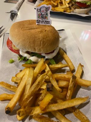 Really great food, we had typical chilean burgers, chacarero and churrasco, it was amazing, great fries and very nice service. Will be back! at PAPANUL in La Florida