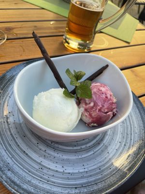 2 Kugeln veganes Eis  at Restaurant Tilia in Bad Schandau