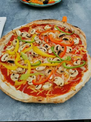 Pizza mit veganem Käse at Restaurant Eifelhaus in Simmerath