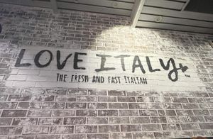 Restaurant   at Love Italy in Surfers Paradise