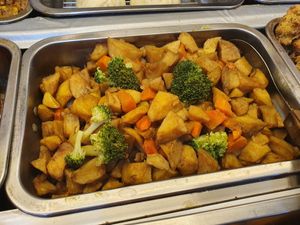 Curry con papá coliflores at Okinawa Comida Rapida in Santiago