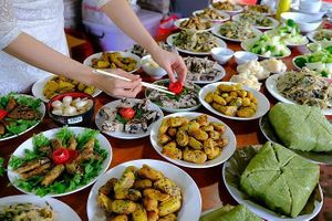food at An Lac Hanh in Hai Phong