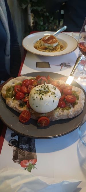 pizza at Zampano in Athens