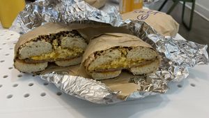 New plant Pete— love that they use just egg scramble instead of the folded version!  at Pete's Bagels in St Petersburg