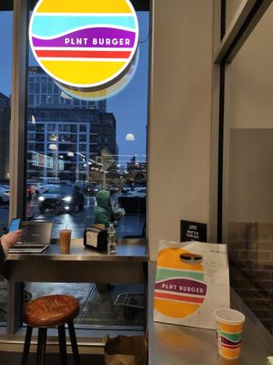Exterior, rincón into para comer #Veganuary at PLNT Burger in Boston