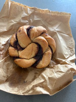 Cinnamon Bun at Beaten by a Whisker in London