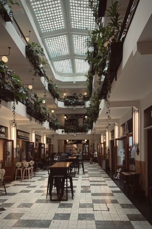 Located in the ground floor on the left of this cool Art Deco building  at Pali Pali Alameda in Mexico City