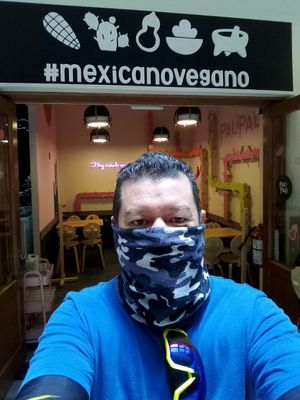 Así las mesas adentro at Pali Pali Alameda in Mexico City