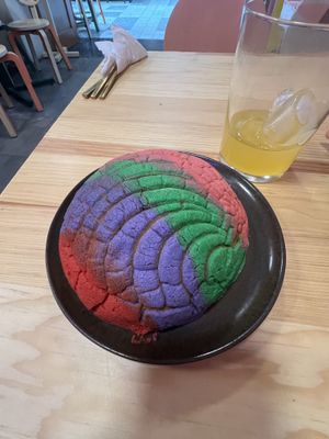 Vanilla concha  at Pali Pali Alameda in Mexico City