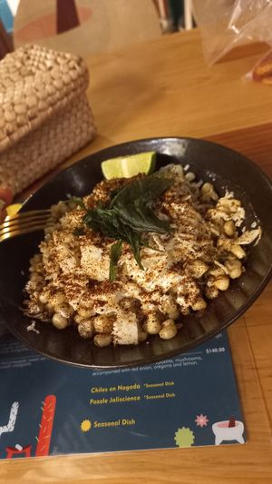 Enquites at Pali Pali Alameda in Mexico City