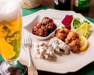 Soy meat assorted plate.
You can enjoy three different flavors of Fried soy meat.
 at T's Restaurant in Tokyo