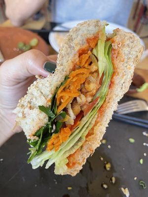 Sándwich de tempeh sin freír  at Viriditas Cocina Vegana in Oaxaca
