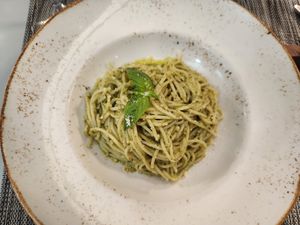 Spaghetti with garlic chili oil at Snack Bar Castello in Venice