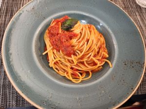 Spaghetti with tomato sauce at Snack Bar Castello in Venice