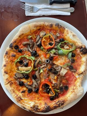 Pizza vegan ohne Käse  at Gusto in Havana