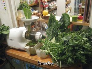 Organic Juice Bar, Green Smoothies, Almond-milk shakes, Superfoods at Neroli in Tel Aviv