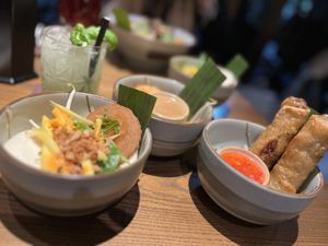 Bao Bun, Garnelen und Frühlingsrollen 🫔  at Zen Chay 2  in Cologne