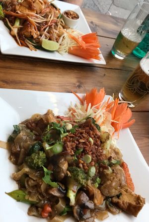 My second visit here.
Bank Holiday Monday 8/5/23
I had Pad See Eiw Tofu (meal at the front), the other is the Pad Thai Tofu at Taste of Thailand in Sheffield