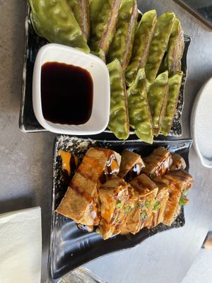 Gyoza und frittierter Tofu  at Takumi Ramen Kitchen in Vienna