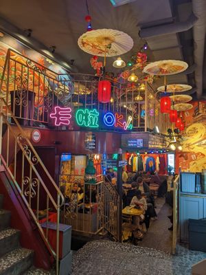 inside at Trantranzai - Châtele in Paris