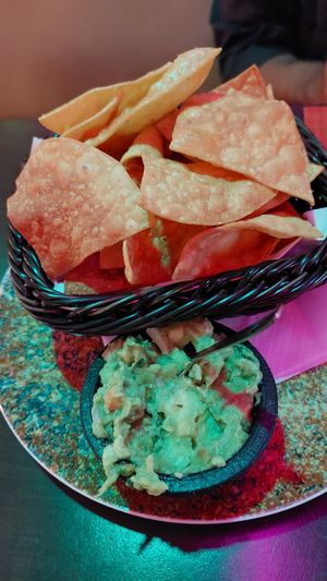 Totopos and guacamole at Taco&Burrito in Albufeira