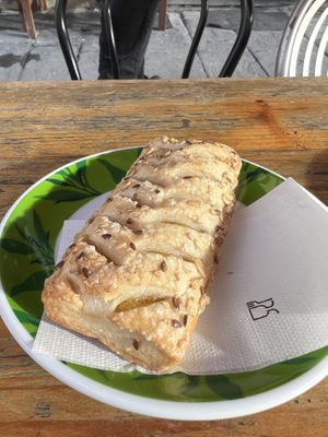 Brioche mango e crema veg  at Arcadia Caffe in Pisa