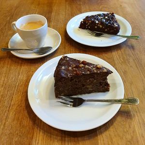 Vegan poppyseed cake and vegetarian brownie at Green Way - Food For Life in Sopot