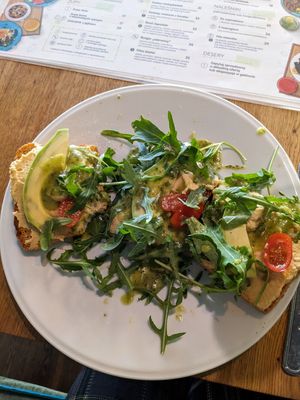 Grzanki z awokado at Green Way - Food For Life in Sopot