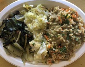 Insalata di riso con crema di pistacchio e verdure e contorni  at Animo Cucina Naturale in Brescia