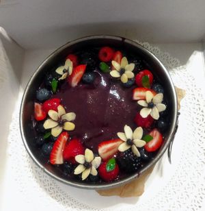 Torta senza glutine su ordinazione al limone e frutti di bosco at Animo Cucina Naturale in Brescia