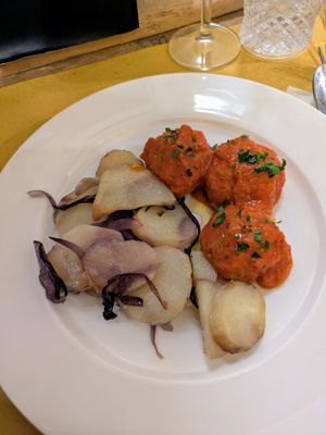 Polpette di ricotta e pane at Animo Cucina Naturale in Brescia