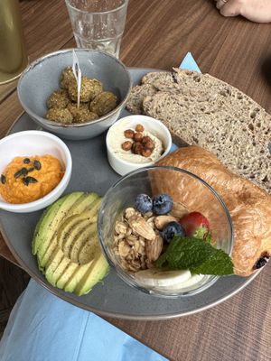 Brunch like a royal  at WASBAR in Bruges