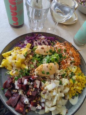 Veganised buddha bowl at Hopen Source in Lille