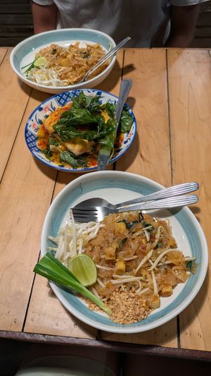 Pad Thai and tofu with sweet sauce at Malakor Kitchen and Cafe - ร้านมะละกอ in Ayutthaya